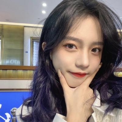 笑容满面的甜美女生头像呆萌依旧可爱点