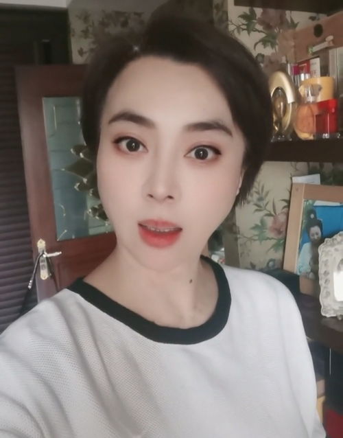 58岁李玲玉近照曝光,皮肤好像20多岁少女,家中豪宅内景意外曝光