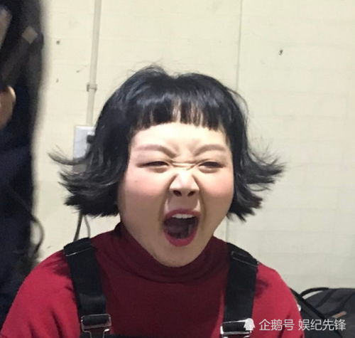 看惯了辣目洋子的短发,当看到她的锡纸烫后,网友百搭少女