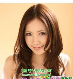 女生中分短发发型图片6