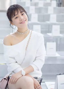 女生露肩露背头像陈思诚