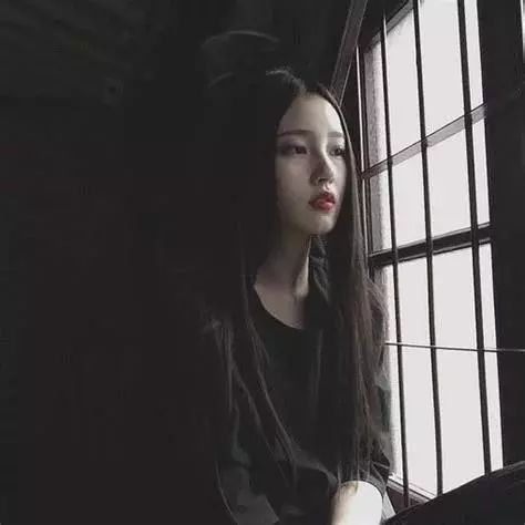 15句扎心唯美句子你是我患得患失的梦,我是你可有可无的人