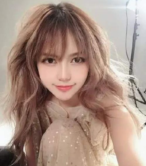 周扬青谈为何诉诸网络,因为要做这样的女生