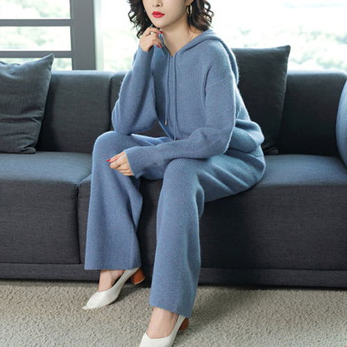 建议女人卫衣不要配牛仔裤,显矮学下面女人穿,洋气又显高