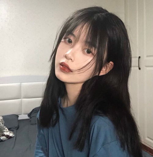 白色高冷女生头像爱与被爱