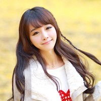 求一些好看的动漫和真人女生头像