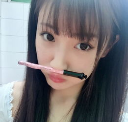 头像女霸气18岁校服
