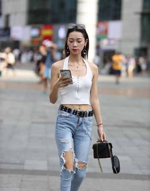 丰润多姿的打底裤美女,给人感觉既个性又不失优雅,优雅简约