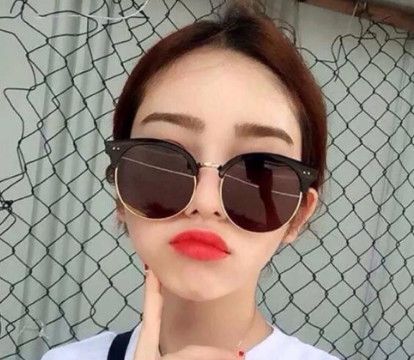 运气测试面对刺眼的阳光,你会选哪款墨镜测你另一半是直男吗