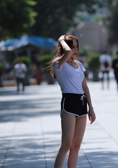 街拍美女气质出众高贵冷艳,小姐姐们美如画