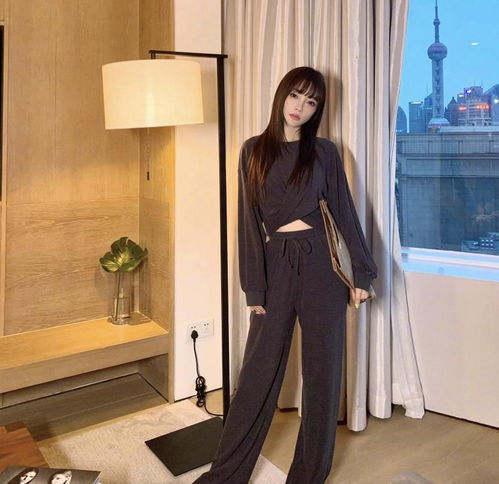 李小璐晒热舞视频,黑色上衣成大亮点,离婚后状态愈发少女