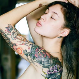 美女个性纹身写真