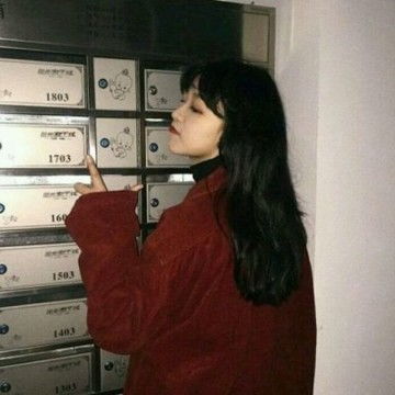 红唇女生高冷头像2021最火爆,女生头像图片