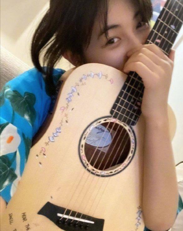 欧阳娜娜和张子枫情同姐妹,娱乐圈还有哪些神仙友谊