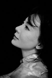 陈数黑白写真优雅率性尽显大女人成熟魅力