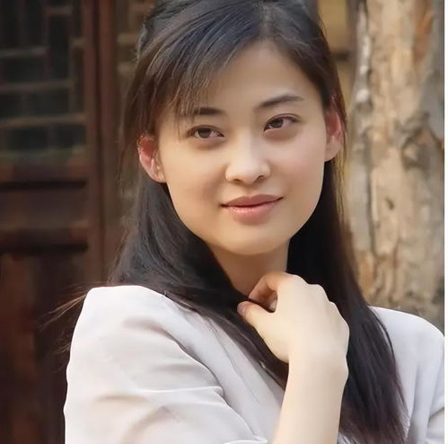 梅婷养他6年,李小冉爱他7年,55岁又娶小娇妻,他长这样他凭啥