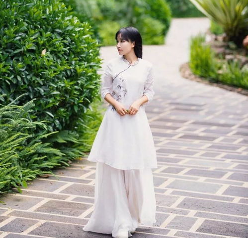 微博之夜灯光好可怕,李子柒在高清镜头下,脸部浮肿太真实了