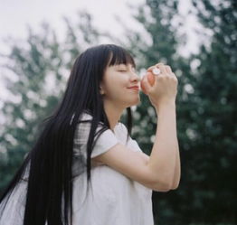 12月桃花开,爱情甜蜜,和恋人比翼双飞,连理枝相伴的三大生肖