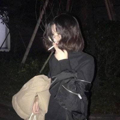 女生抽烟头像霸气社会女头像霸气十足抽烟系列