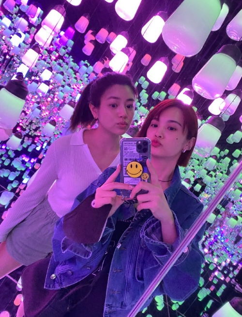 陈妍希与杨丞琳吕一游玩,合照站c位,瘦身成功后脸是3人中最小
