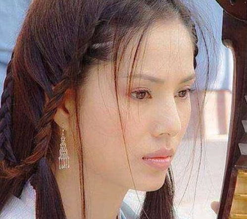 怀抱琵琶的女星古装,周迅惊艳,蒋勤勤真是美到骨子里