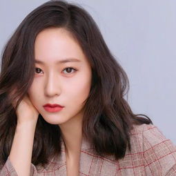吊打网红脸丨清冷系少女成为时尚圈宠儿,原来高级厌世脸竟然可以这么美