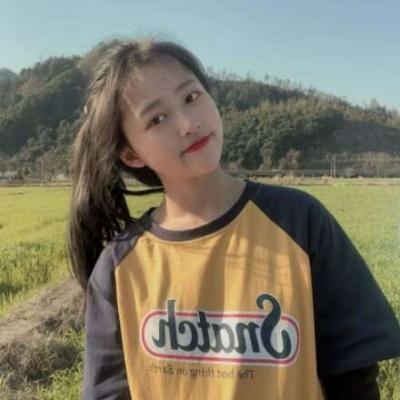 笑容满面的甜美女生头像呆萌依旧可爱点