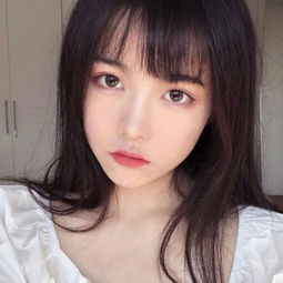 漂亮女生闺蜜头像同一人两人一人一张