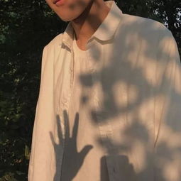 头像敏感的人活着要承受双倍的难过