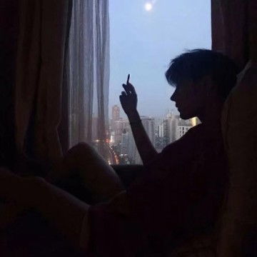 孤独黑暗头像男生往事风中埋,男生头像图片