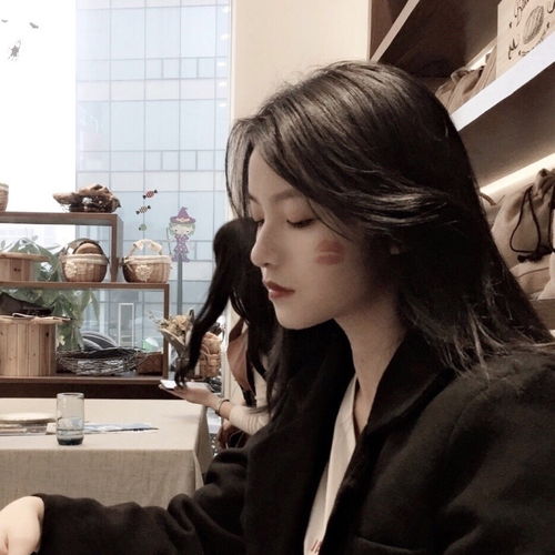 女生头像丨只要用力呼吸,就能看到奇迹