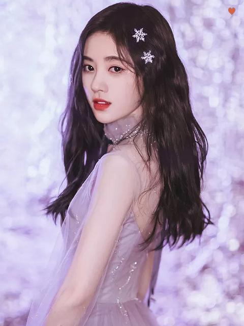 鞠婧祎的成名之路,美貌出圈到精致假人一着不慎满盘皆输