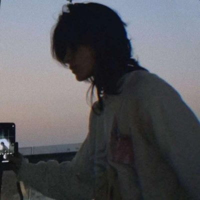 丧系男生头像真人侧脸
