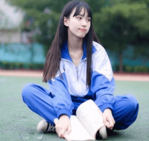 初中班主任很反感的4类女生,家长看了也头疼,奈何是男生的团宠