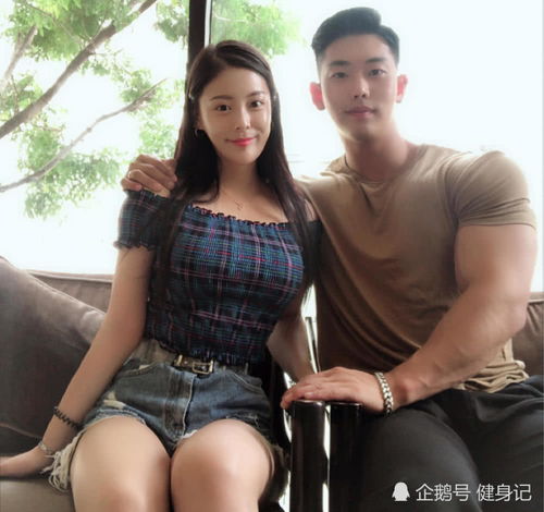 人帅肌肉威猛,想单身都难,女友频繁换,网友劝你专一中勋