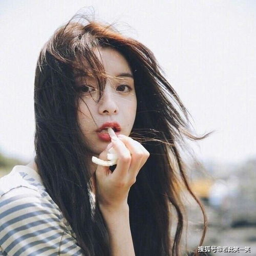 在一个空气微凉的夜晚你愿意和谁一起喝一壶清酒,放一束烟火life
