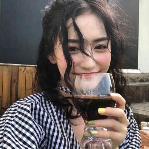 真人女生头像对讨厌的事不能说讨厌,对喜欢的事也总是偷偷摸摸
