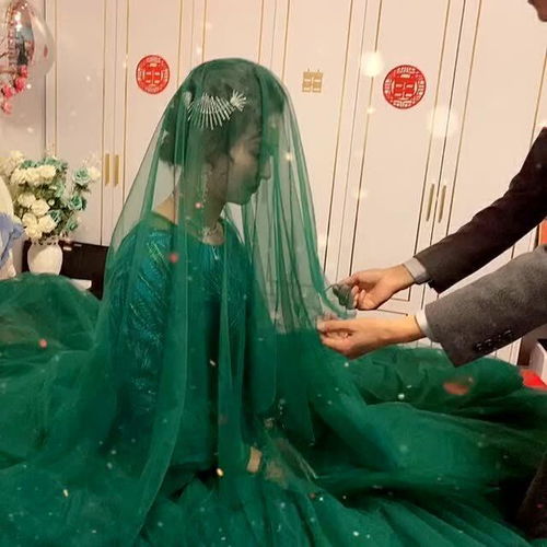 第一次见绿色婚纱,美女穿在身上真的太漂亮了