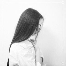 女生高冷黑白孤独头像动漫