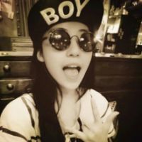 qq头像女生霸气戴鸭舌boy帽子的