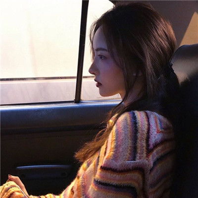 最新版2018女生长发侧面伤感头像乐天派小女人湿了眼角的泪