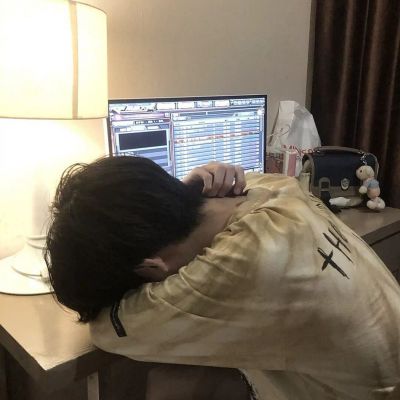 男生炫酷的头像霸气十足超级帅气你若靠近我心脏不应只听见风声