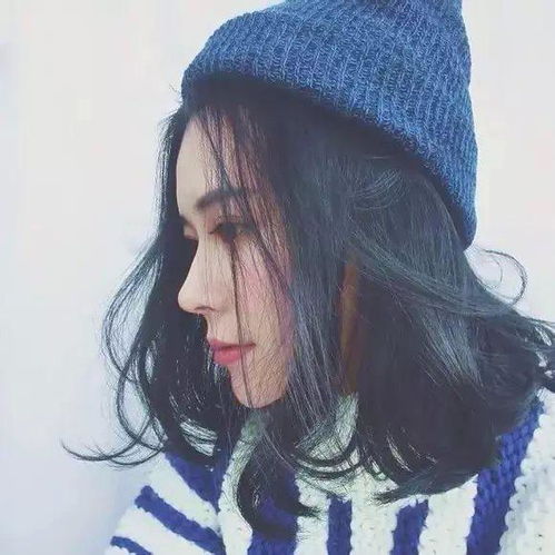 求女生戴帽子侧面或背影,高清的,当头像