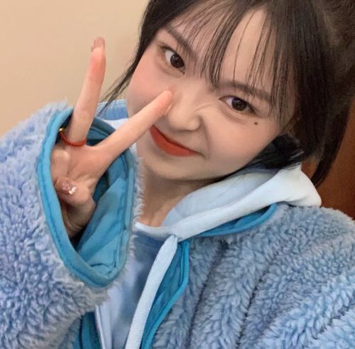 精选女头人生何其短,要笑的分外甜