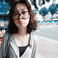 美女的日子是快乐的清纯可爱阿宝色小女生卖萌头像