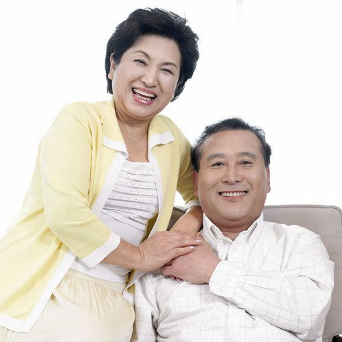 62岁老人再婚三天就离婚,52岁女人要求太多,老人她不像妻子