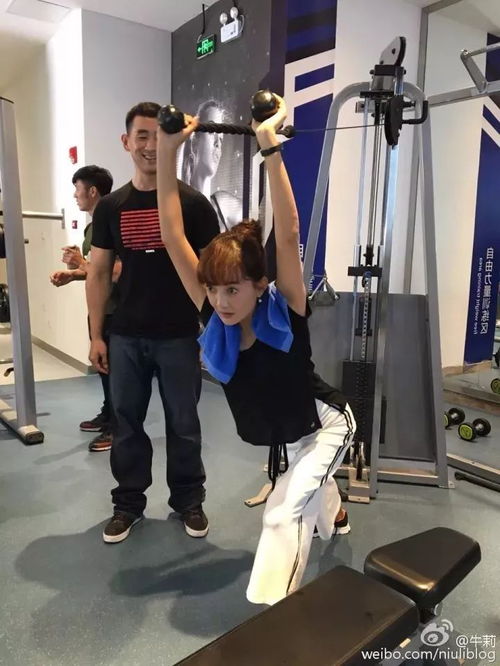 她曾是春晚一姐,郭冬临的媳妇,45岁身材似少女,风韵犹存