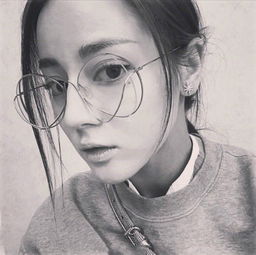迪丽热巴简直是少女自拍教科书没有同款颜就get同款动作吧