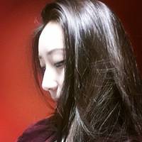 俏皮女生的好看头像疯疯癫癫快乐了许多2