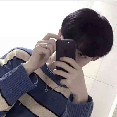 好看的头像男手机控,风情万种的男人